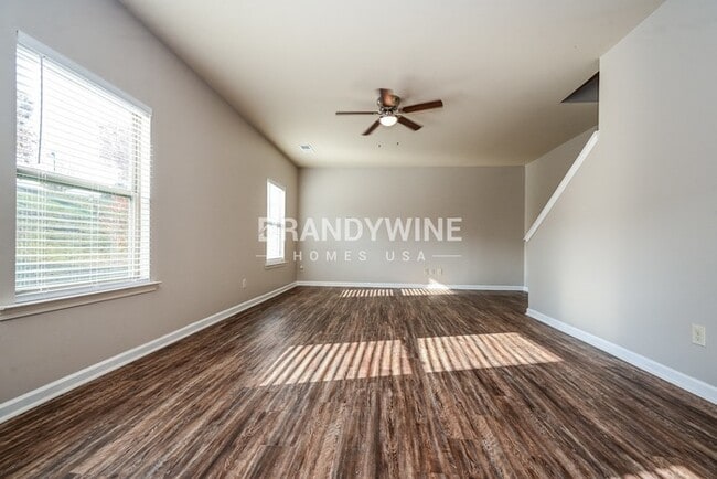 Photo - 693 Emporia Loop