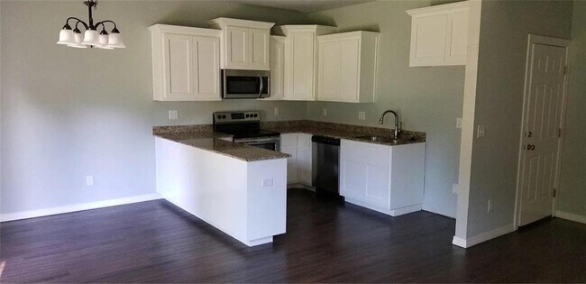 Photo - 832 Baker St NW