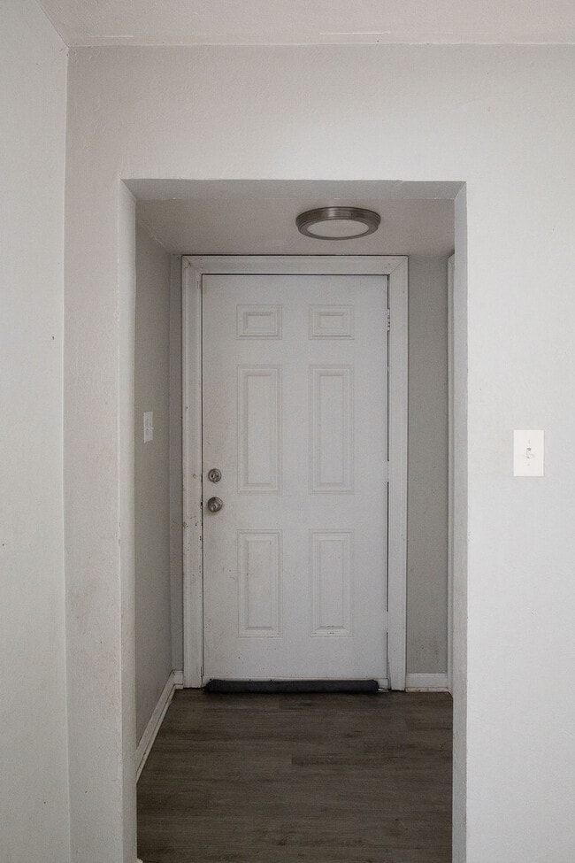 Photo - 331 Sandhurst Dr