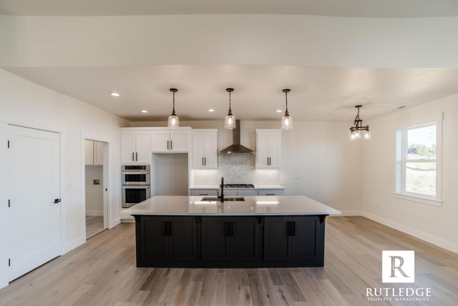 Photo - East Medford Cedar Links Living