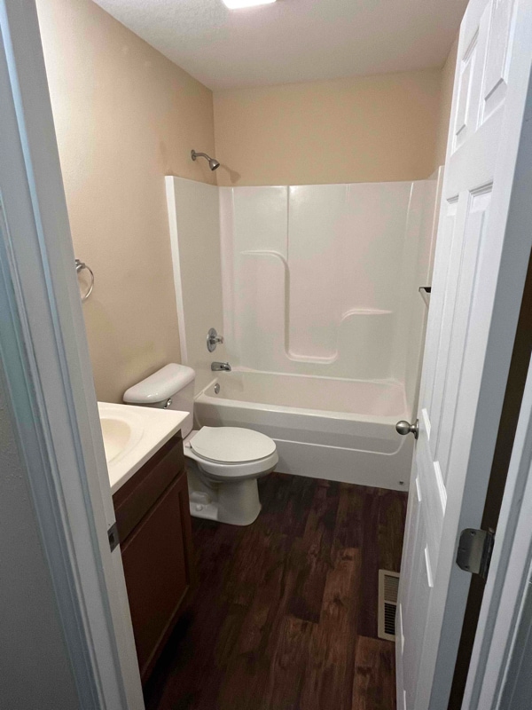 Photo - 2921 Vaughn Ave