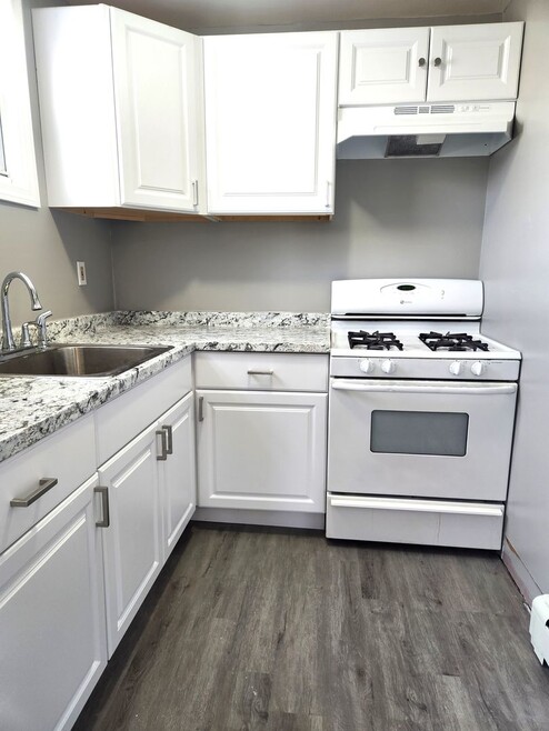 22 Lawn Ave Unit #2F