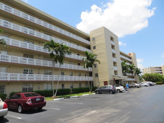 Photo - 401 SE 3rd St Unit 204