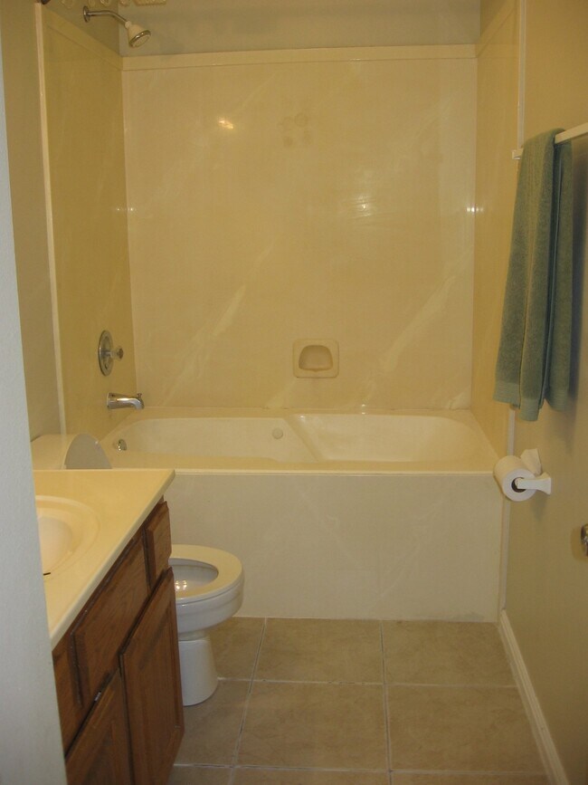 Photo - 248 400 N
