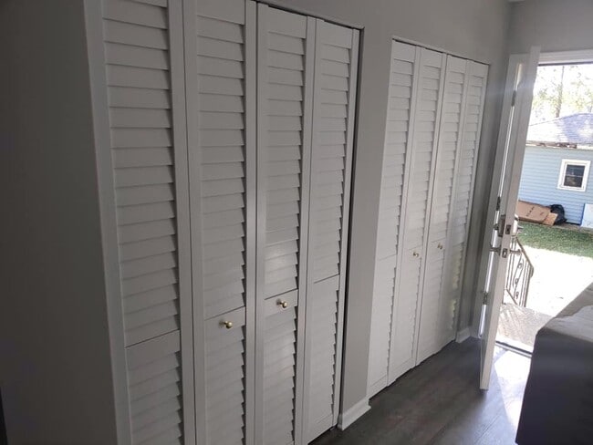 Photo - 545 E Division St