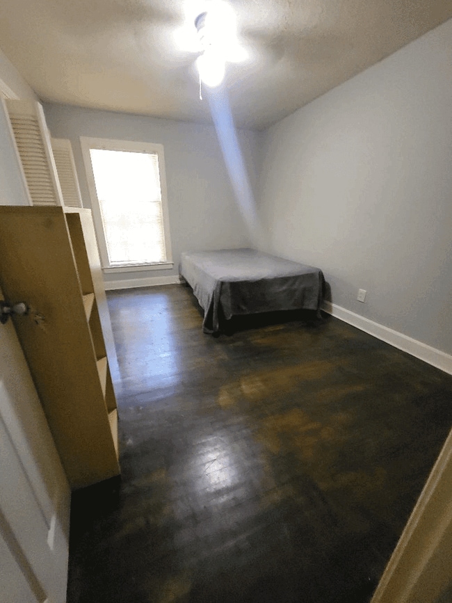 Building Photo - 511 Albert Ave NW Unit PS C