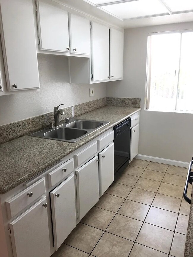 Photo - 700 E Cedar Ave Unit 205