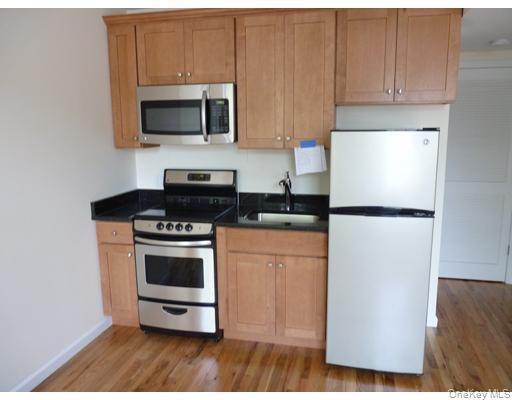 Photo - 122 Main St Unidad 303