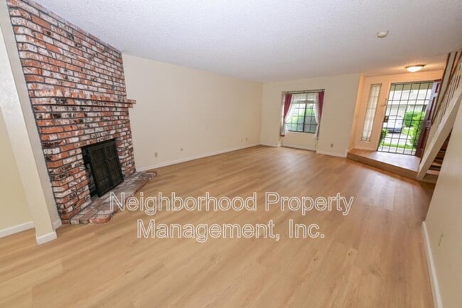 Photo - 4718 E Alamos Ave Unit 105