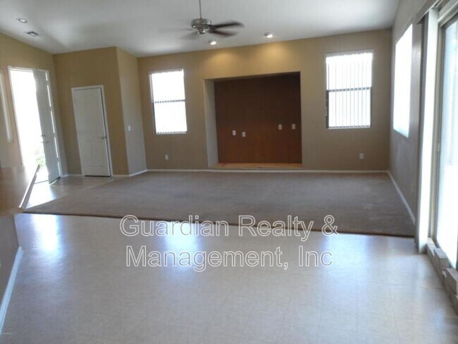 Photo - 4321 E Augusta Ave