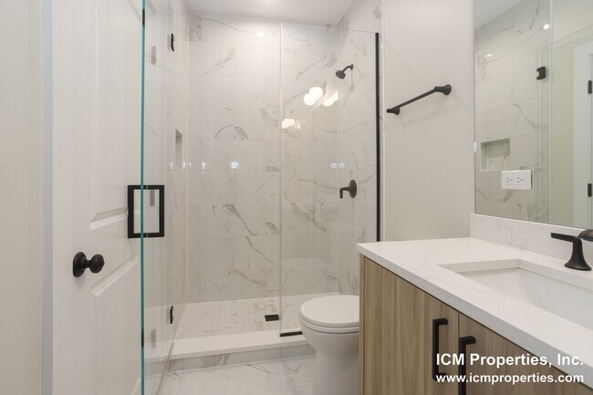 Photo - 3356 N Sheffield Ave Unit 3358-3 FP