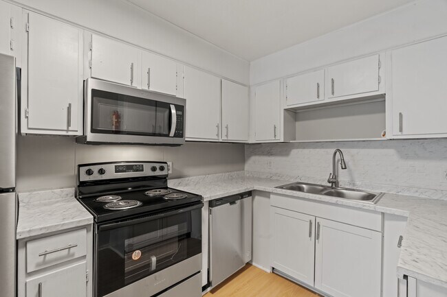 Photo - Cedarwood Apartments