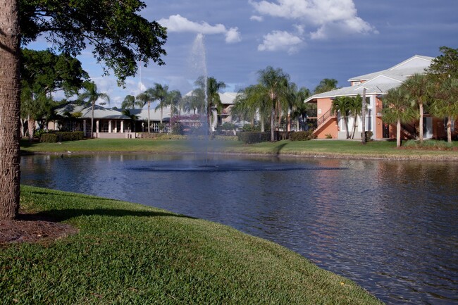 Photo - Lakes at Pembroke Apartments