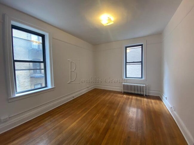 Building Photo - 1 bedroom in ASTORIA NY 11103 Unit 4B