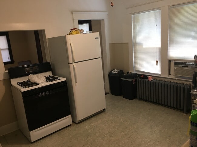 Kitchen - 13 Homestead Ave Unit 1