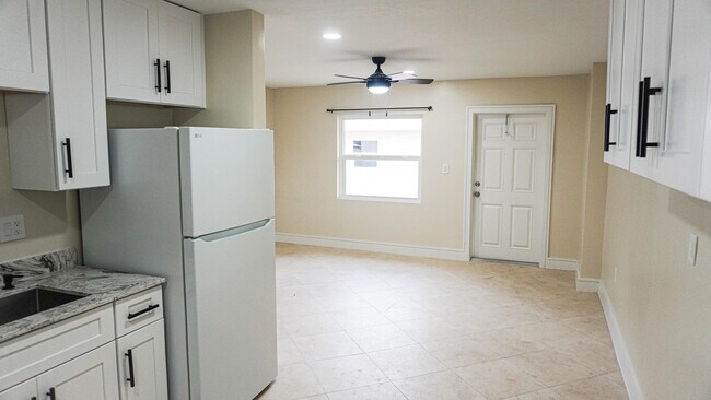 Photo - 1502 Ave I
