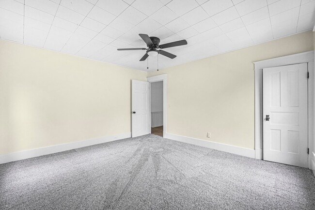 Photo - 3 bedroom house in Kendallville! CHRISTMAS...