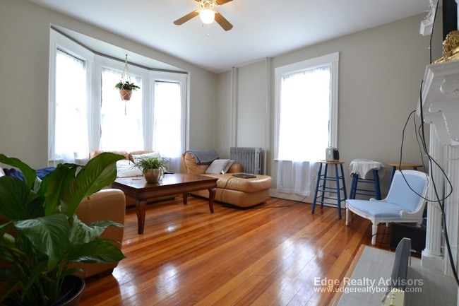 Photo - 136 Brooks St