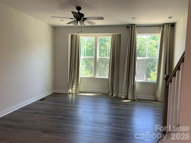Photo - 948 Broad River Ln