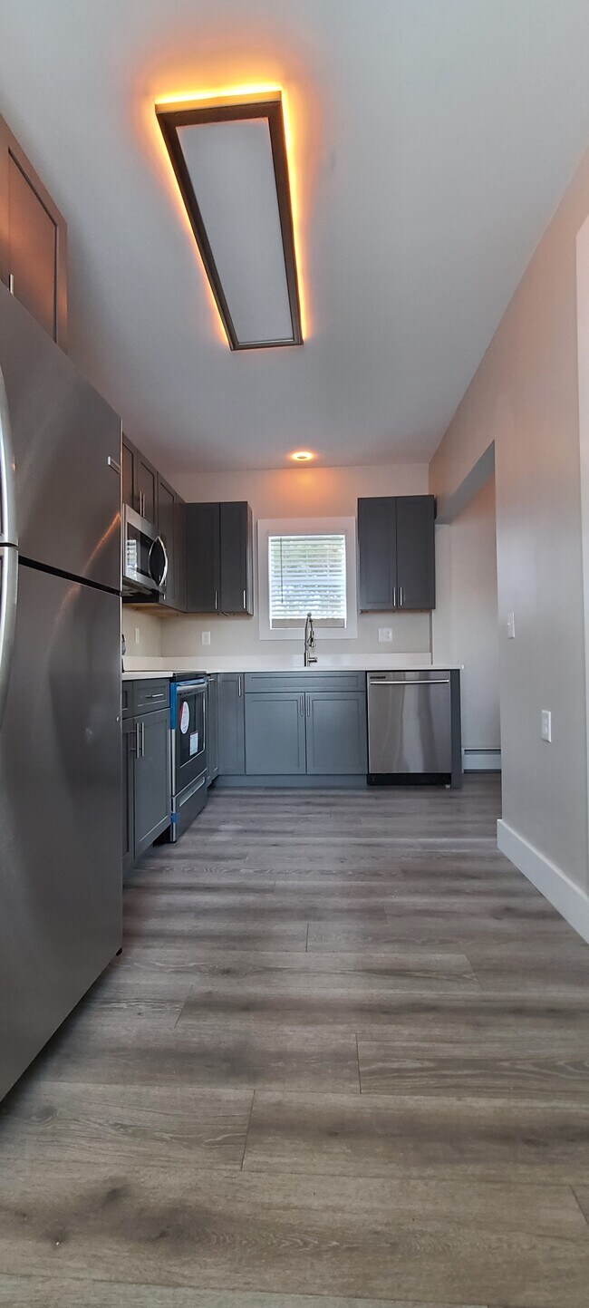 147 Parkview Ave Apartments Unit 1 Bangor, ME