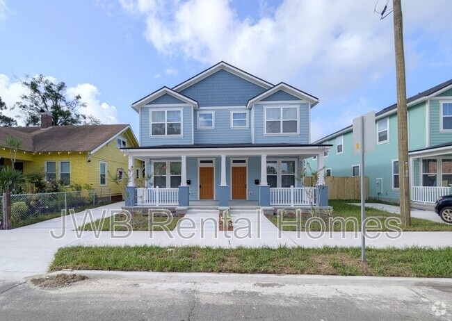 Building Photo - 256 E 18th St Rental