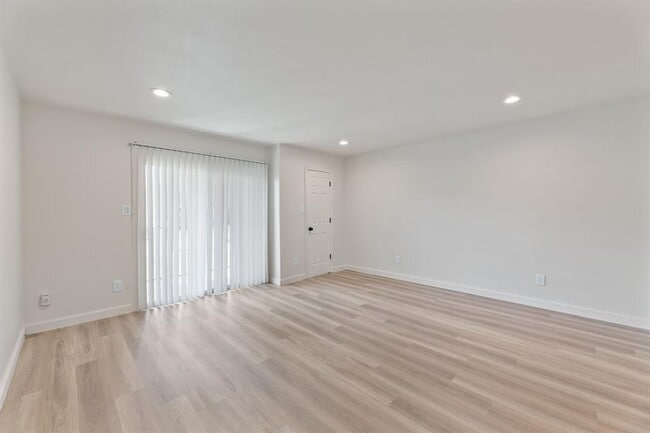 Photo - 3819 Southway Dr Unit 108