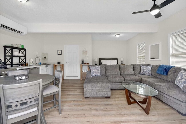 Photo - 1001 Bedford Dr Unit SI ID1591553P
