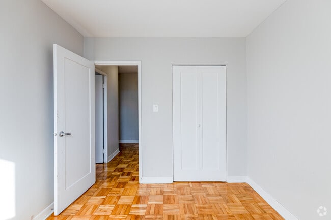 3BR, 1BA - 900SF - Bedroom