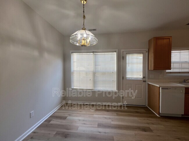 Photo - 2825 Bennington Dr