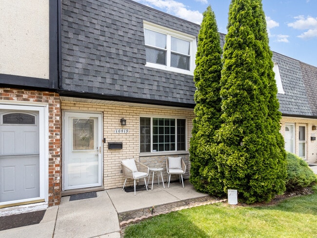Photo - 10419 Massasoit Ave Townhome