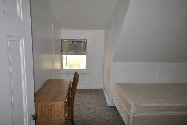 Photo - 1100 Hill St