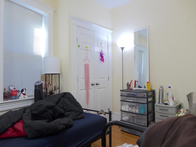 Building Photo - 862 Huntington Ave Unit 1 Rental