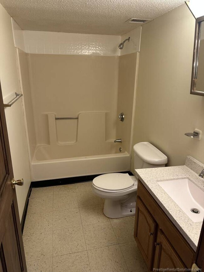 Photo - 21 Willow St