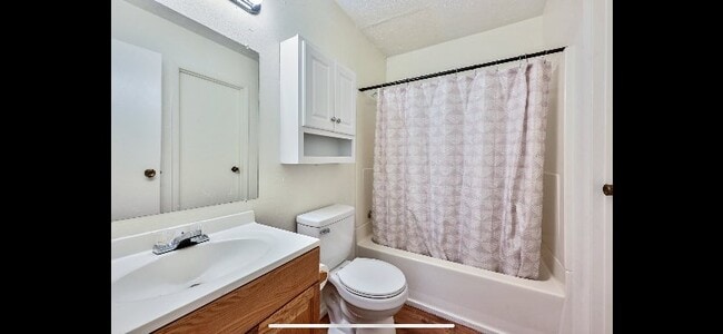 Photo - 105 E Wells St Unit B
