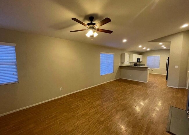 Photo - 285 Mayberry St