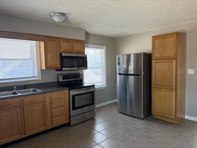 Photo - 1733 Bachmann Dr Unit Apt 2