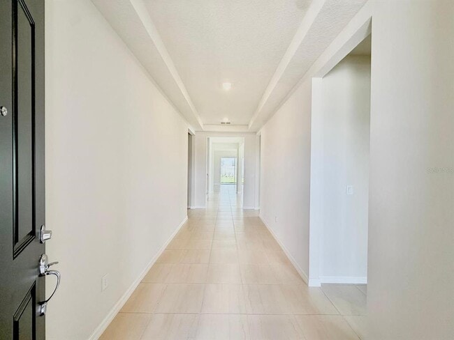 Photo - 6985 Oak Commons Way