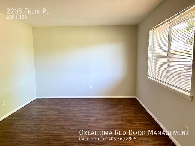 Photo - 2208 Felix Pl