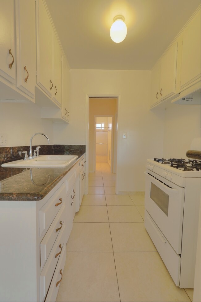 Photo - 4808 Riverton Ave