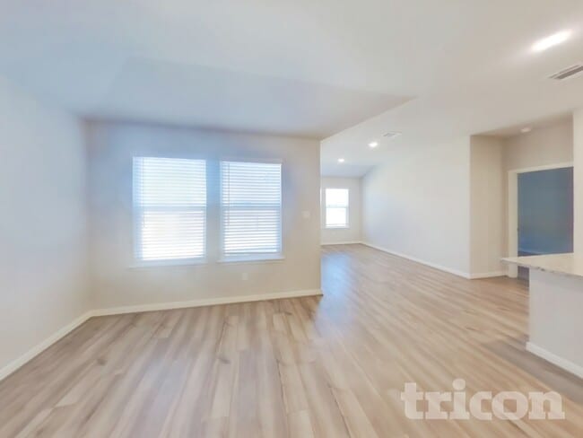 Photo - 5818 Nyla Wy