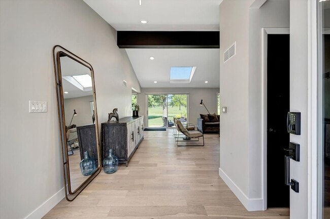 Photo - 102 Greencroft Dr