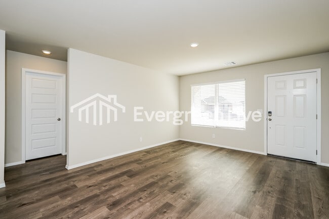 Photo - 10105 E King Pl