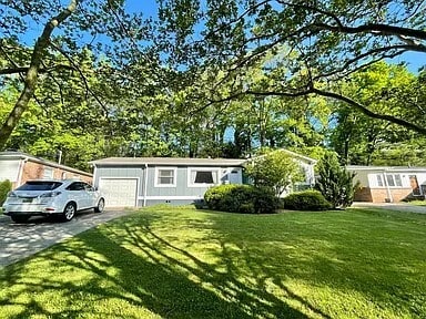 1212 Cresthill Rd