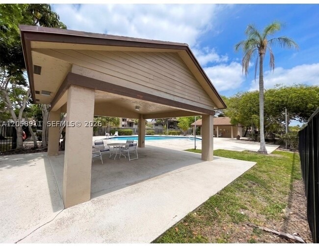 9814 Nob Hill Ct Unit 9814
