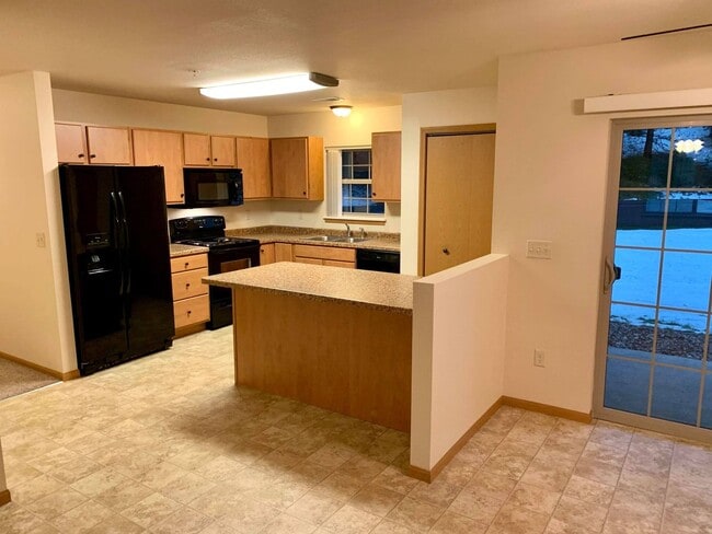 Building Photo - River Trail Estates - Half Off Security De... Unit RT 7205-W Rental