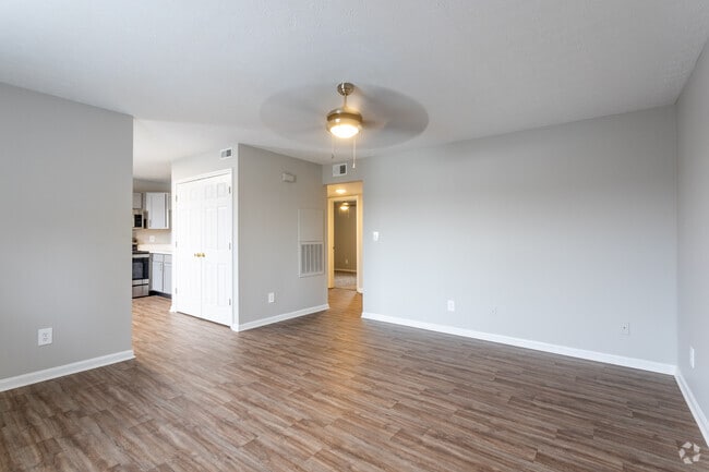 2BR, 2BA - 1,000 SF - Living Room - Elevation Stonestreet