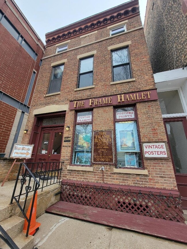 Building Photo - 1509 N Wells St Unit 2 Rental
