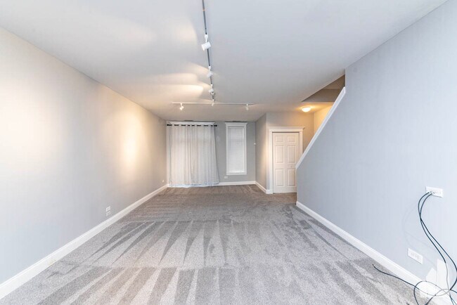 Photo - 2014 W Augusta Blvd Unit 1