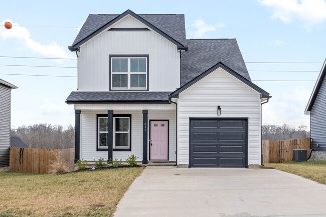 Building Photo - Pet Friendly Three Bedroom!