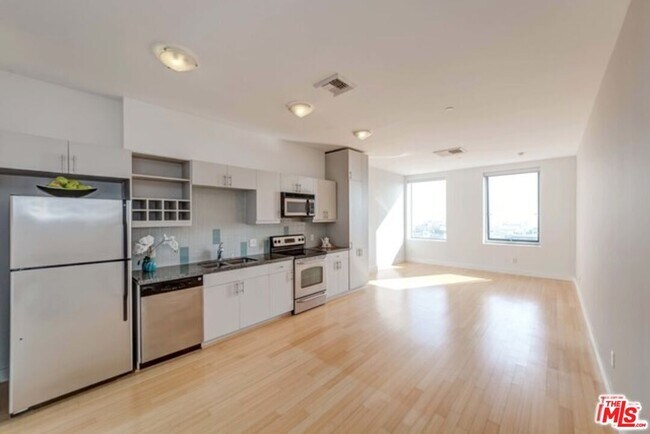Photo - 3810 Wilshire Blvd Unidad 1411